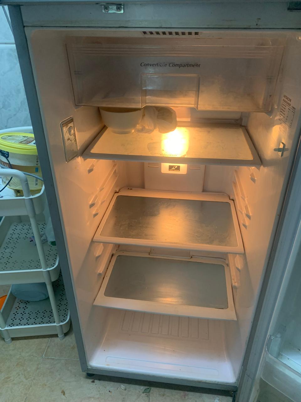 Hitachi R-T320EUK1K Refrigerator photo 5