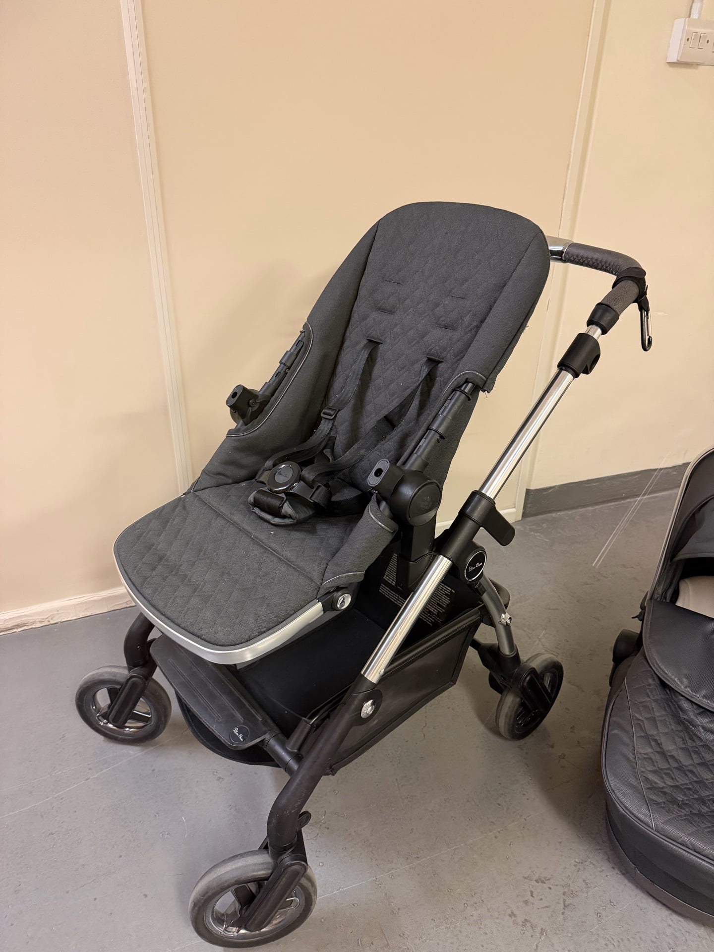 Silver Cross Stroller + Bassinet + FREE Travel Bag