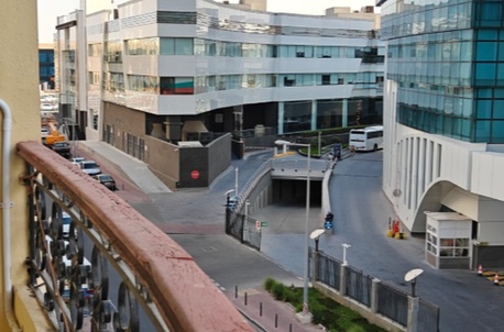 QAR 2100/month,  1 BR,  100 Sq. Meter,  Executive Room|Large Balcony View|Opp. Muntazah Park|No Commission photo 3
