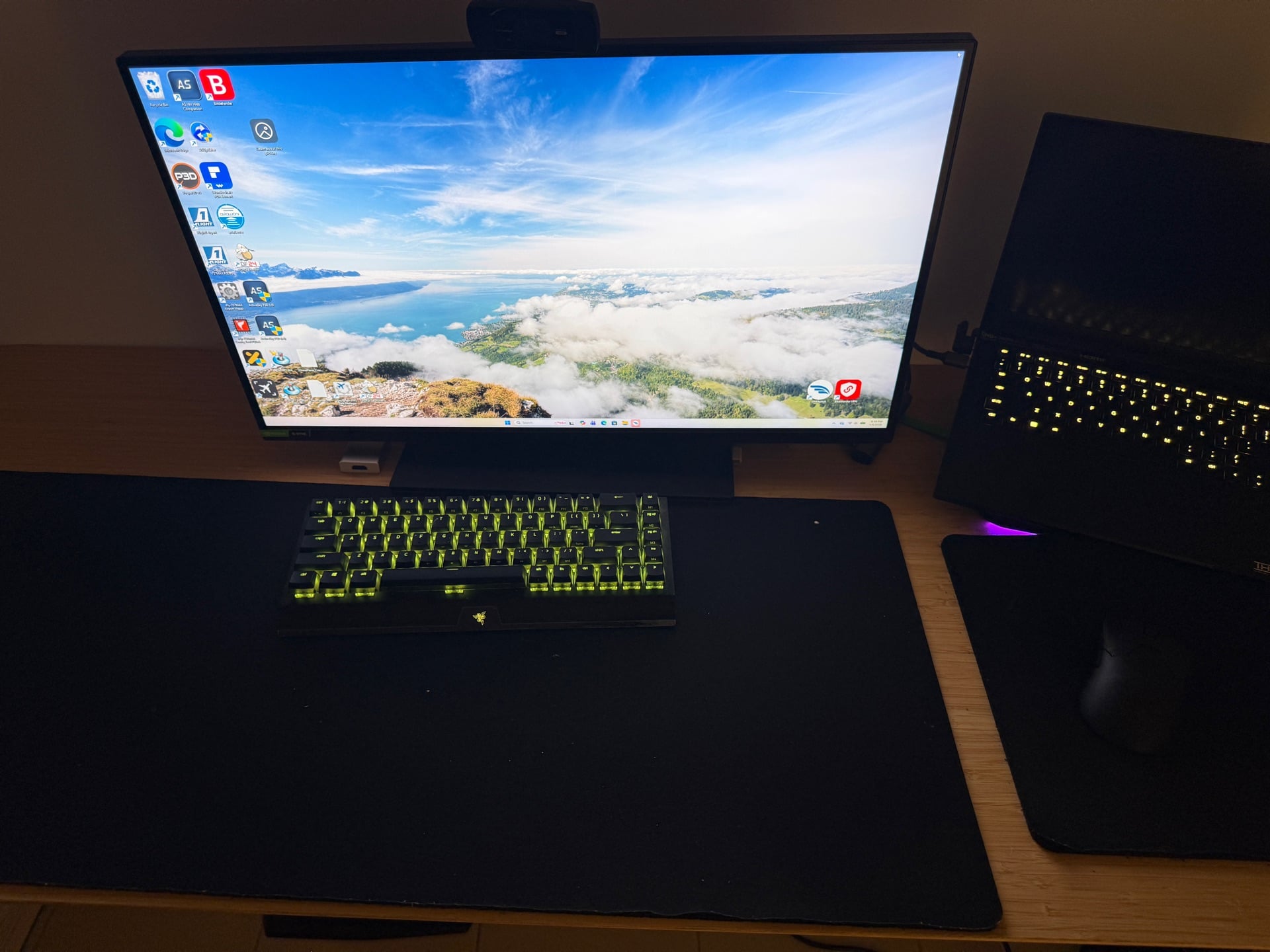 Razer raptor gaming 27 + razor blackwidow mini hyperspeed Kb photo 3