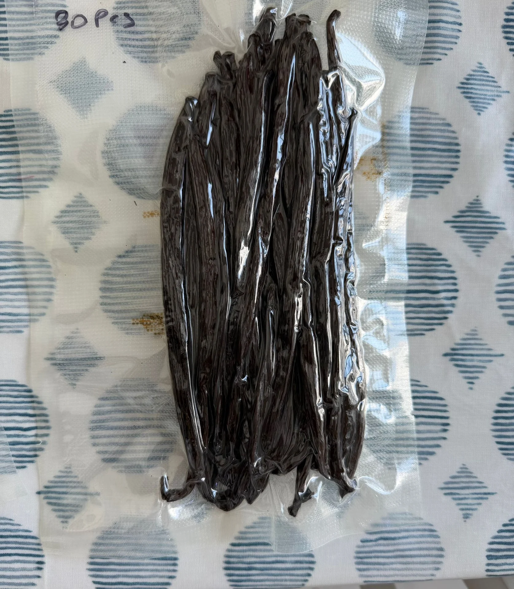 Fresh vanilla stick from Zanzibar photo 4