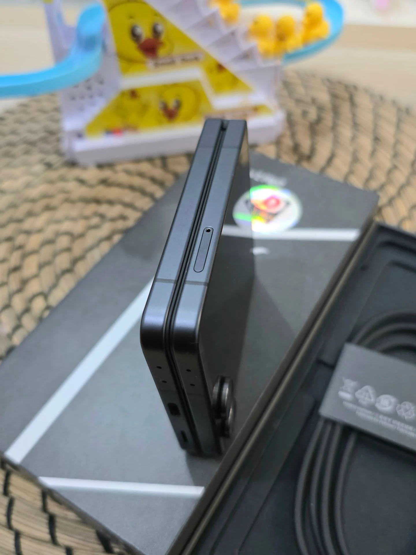 512Gb Galaxy Z Flip 7 JetBlack photo 4