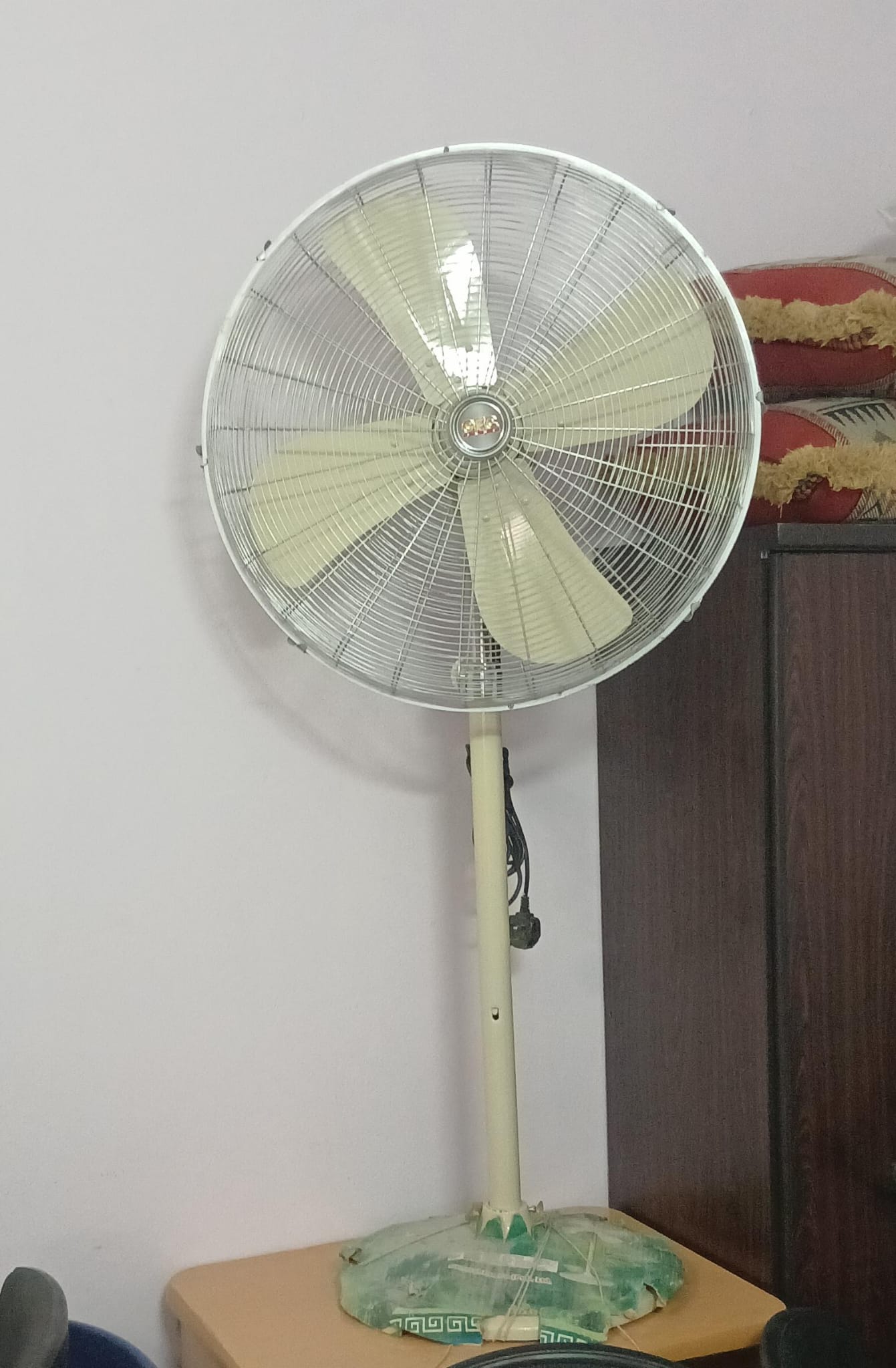 Used and New Standing/ Industrial Pedestal Fan 24" for Sale photo 2