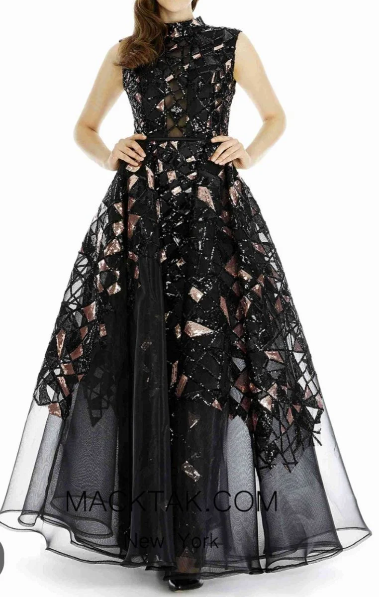 'Black dress photo 3