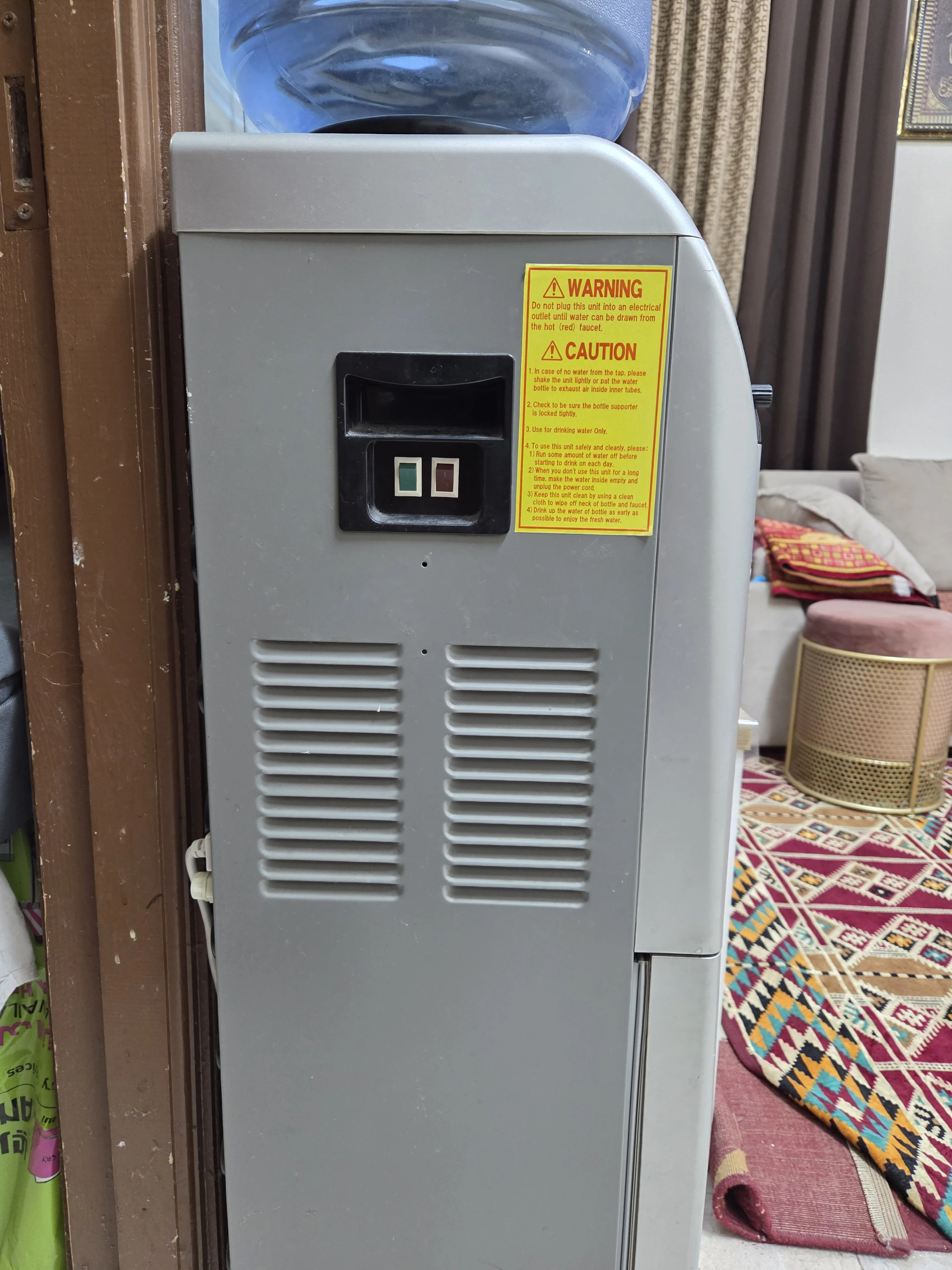 Water Dispensar Hitachi Brand photo 3