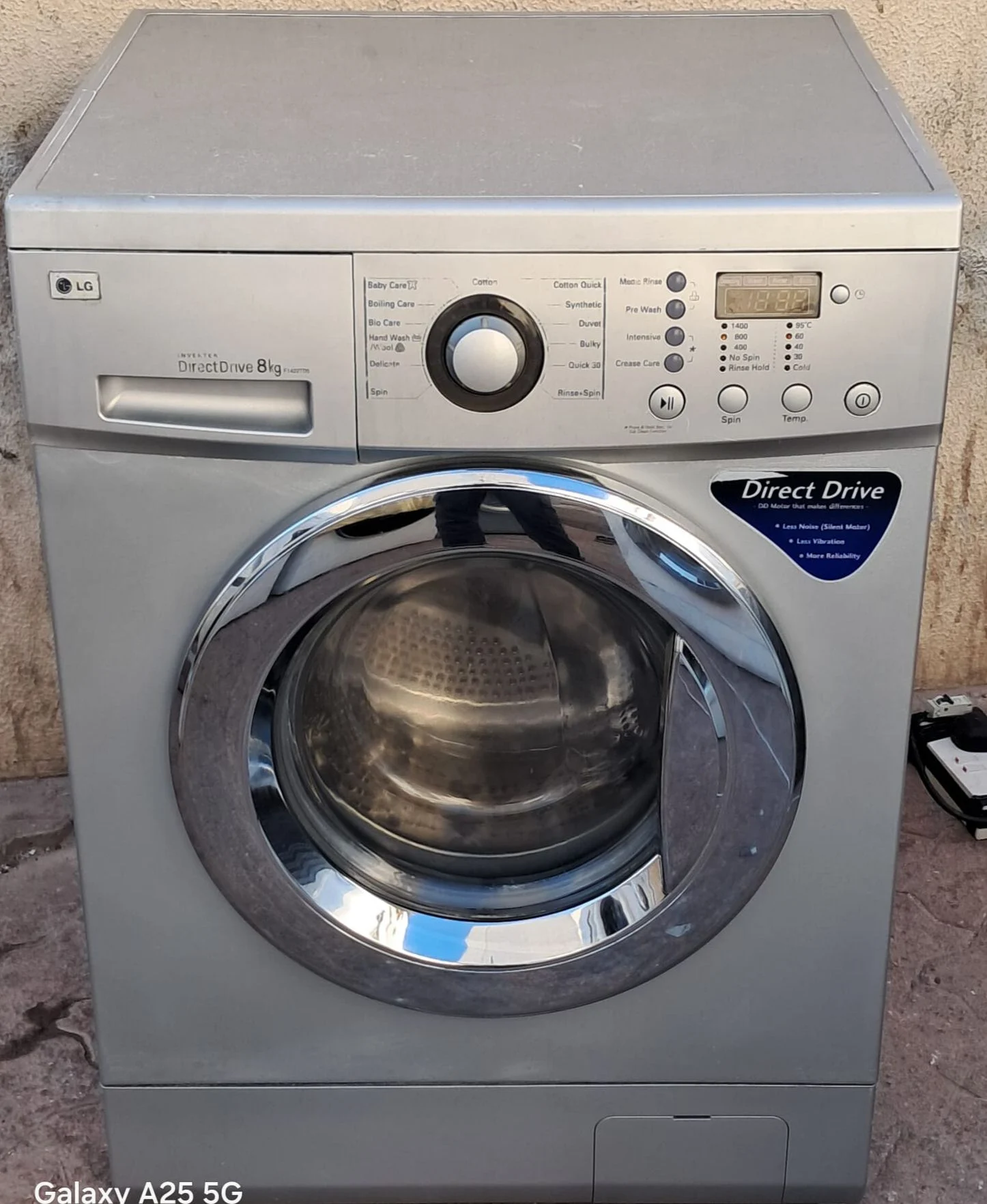WASHING MACHINE FOR SALE LG 8.KG photo 1