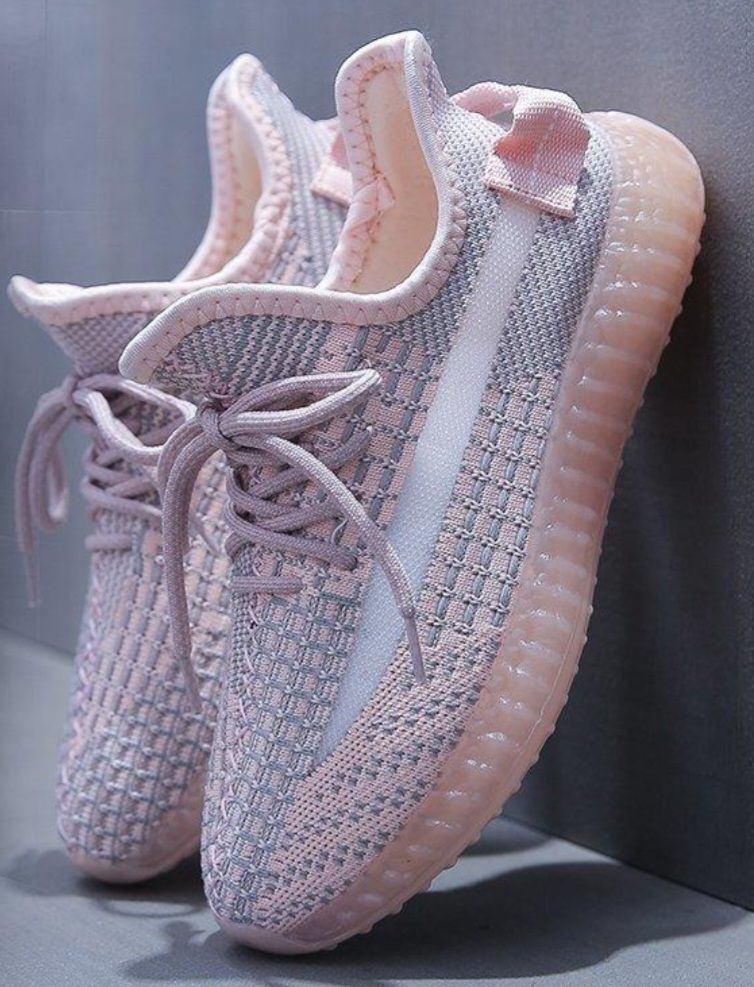 Sneakers photo 2