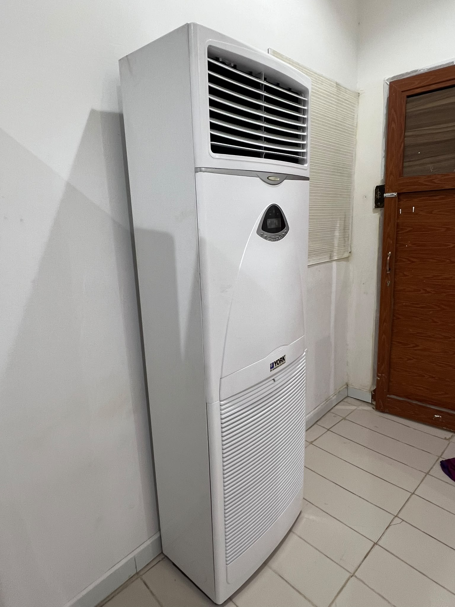 York Floor Stand AC 4.0 Ton  for Sale photo 2