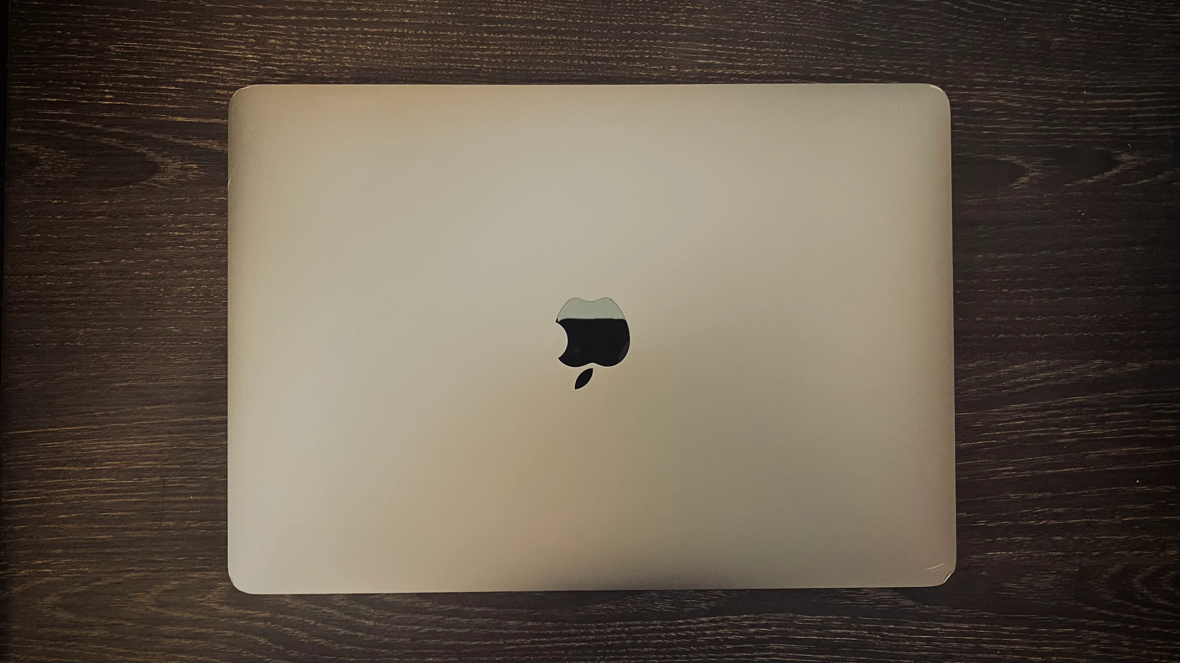 M1 Macbook Air + Charger + Box FOR SALE photo 3
