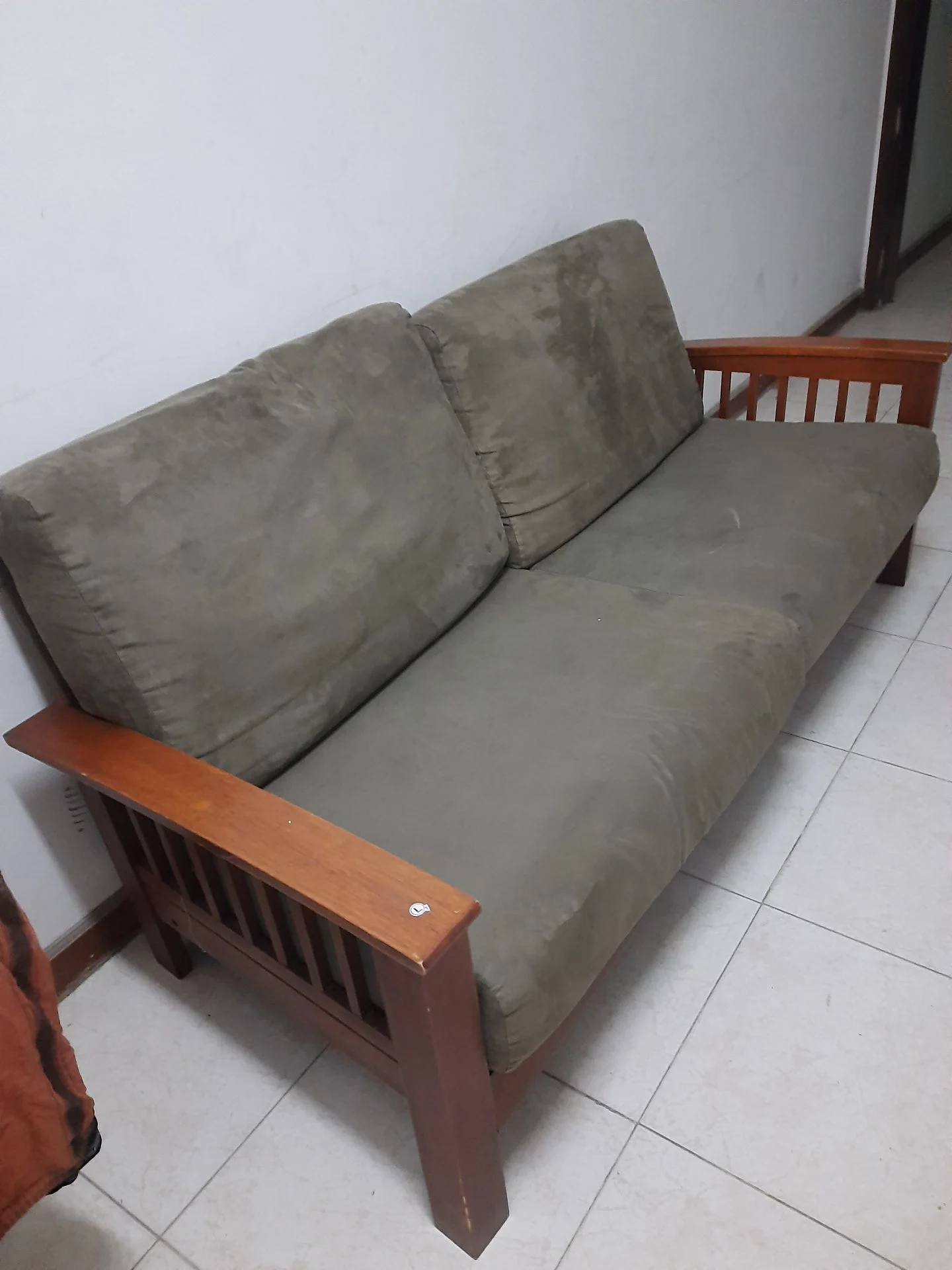 Sofa 3 seater wooden home center photo 2