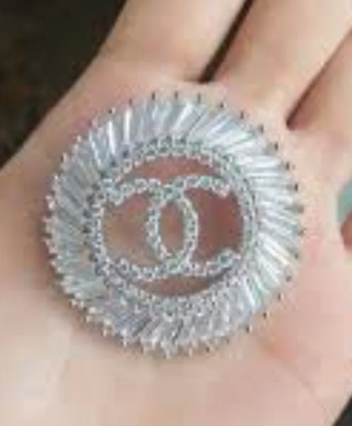 Brooches photo 2