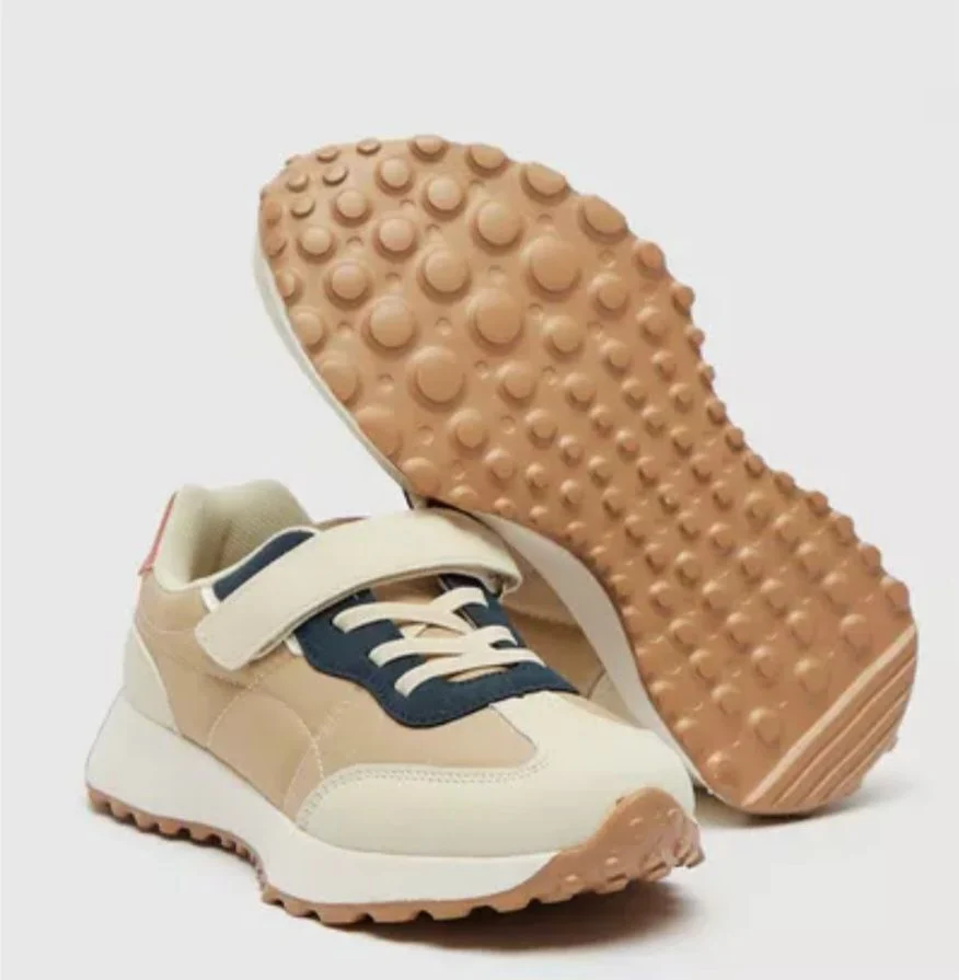 Sneakers photo 4
