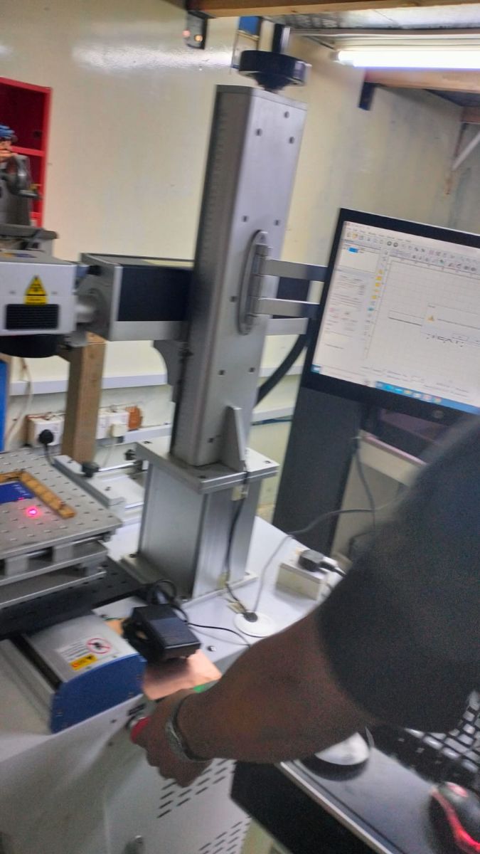 Barely used 50W Fiber Laser Machine photo 4