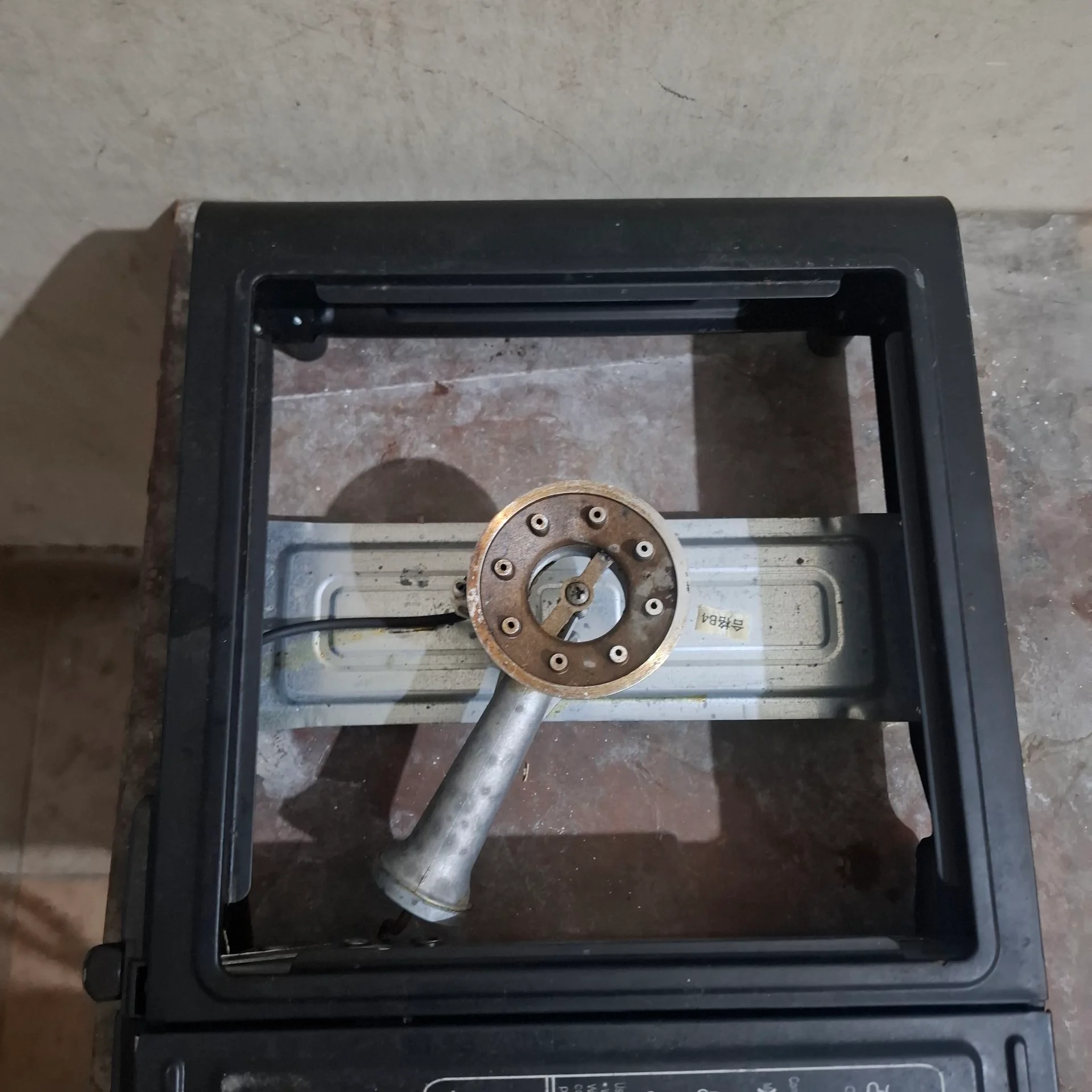 Gas Stove With Regulator and pipe photo 2