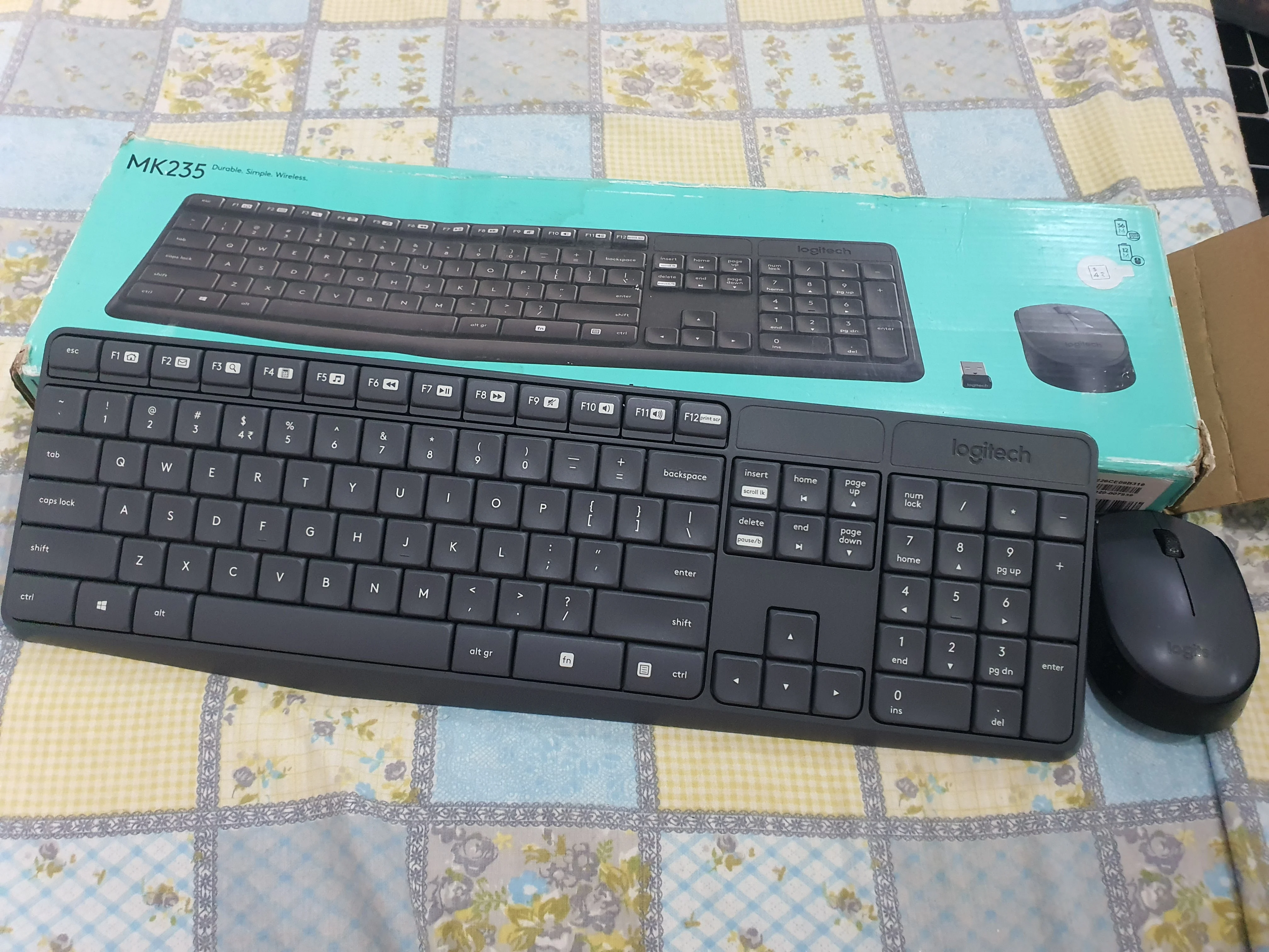 Brand new LOGITECH wireless keyboard and mouse photo 4