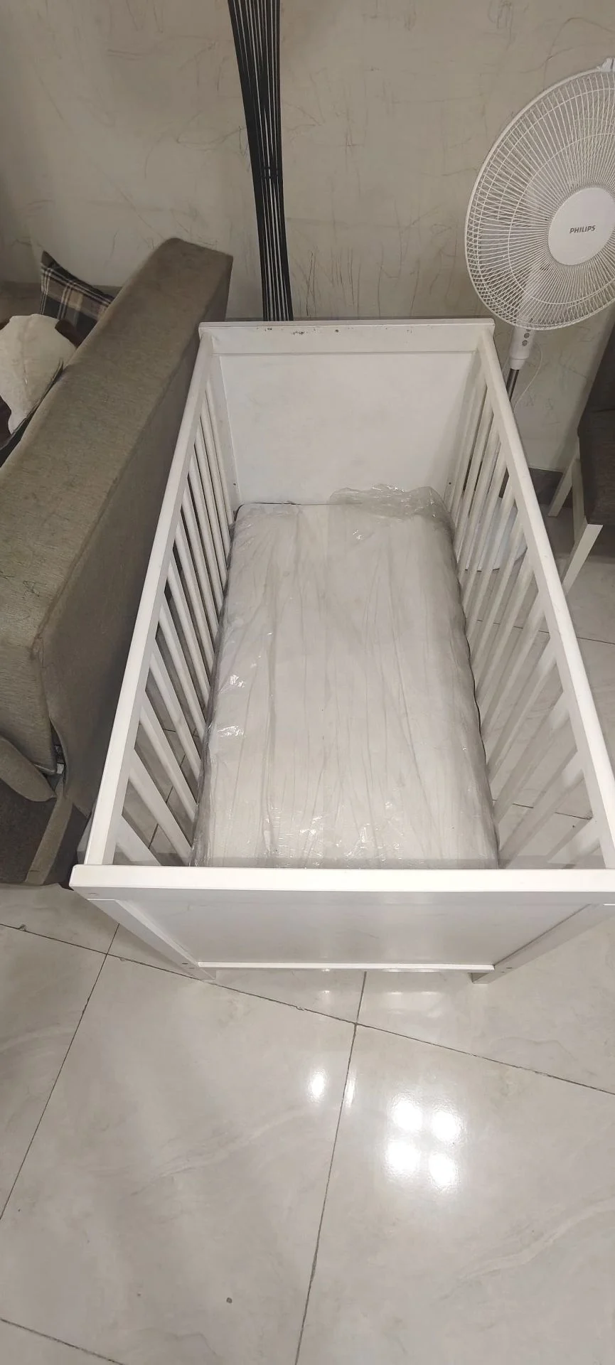 Ikea crib for a new born or infant for sale photo 1