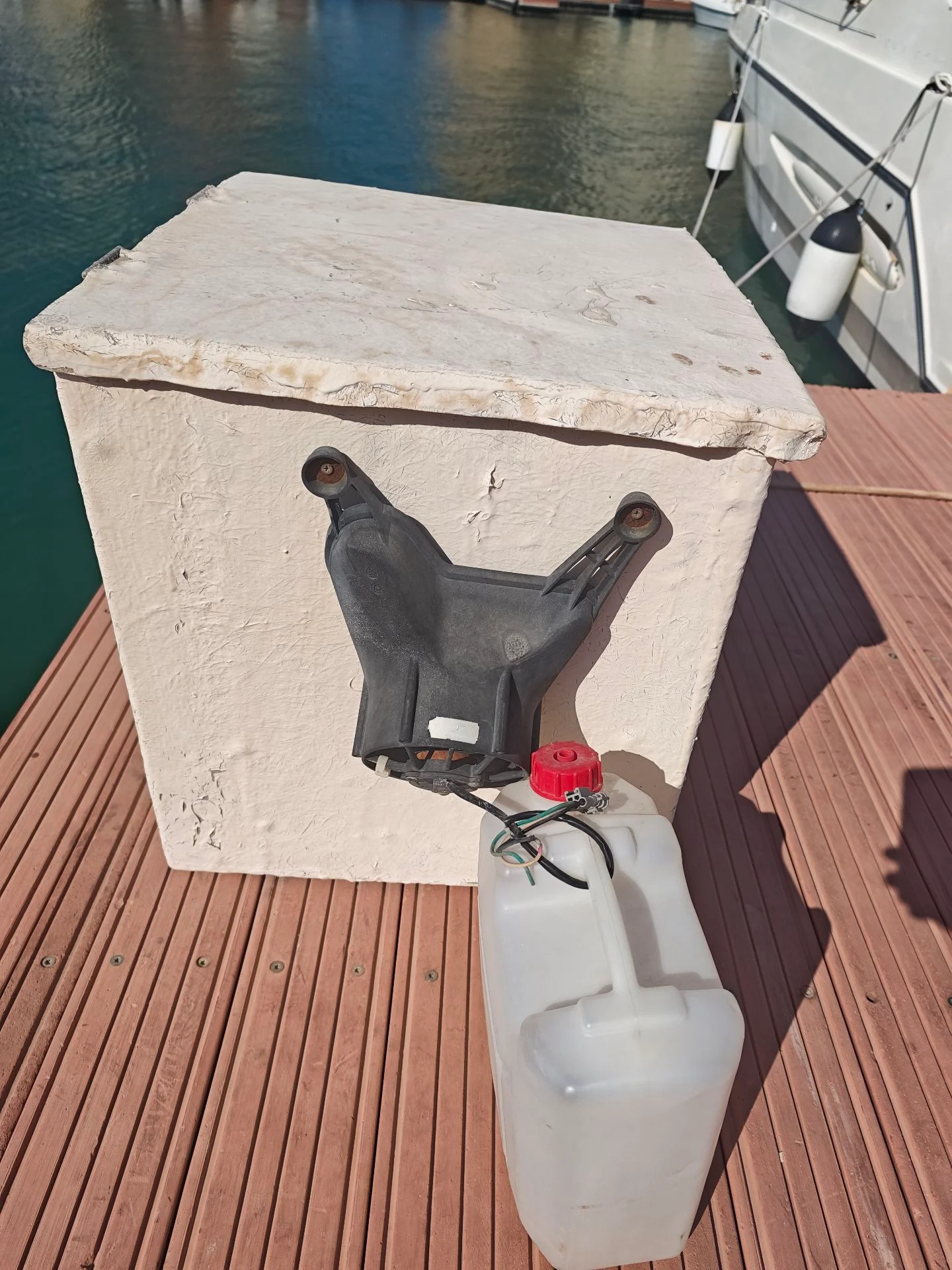 Honda Marine Generator in Soundproof Box photo 2