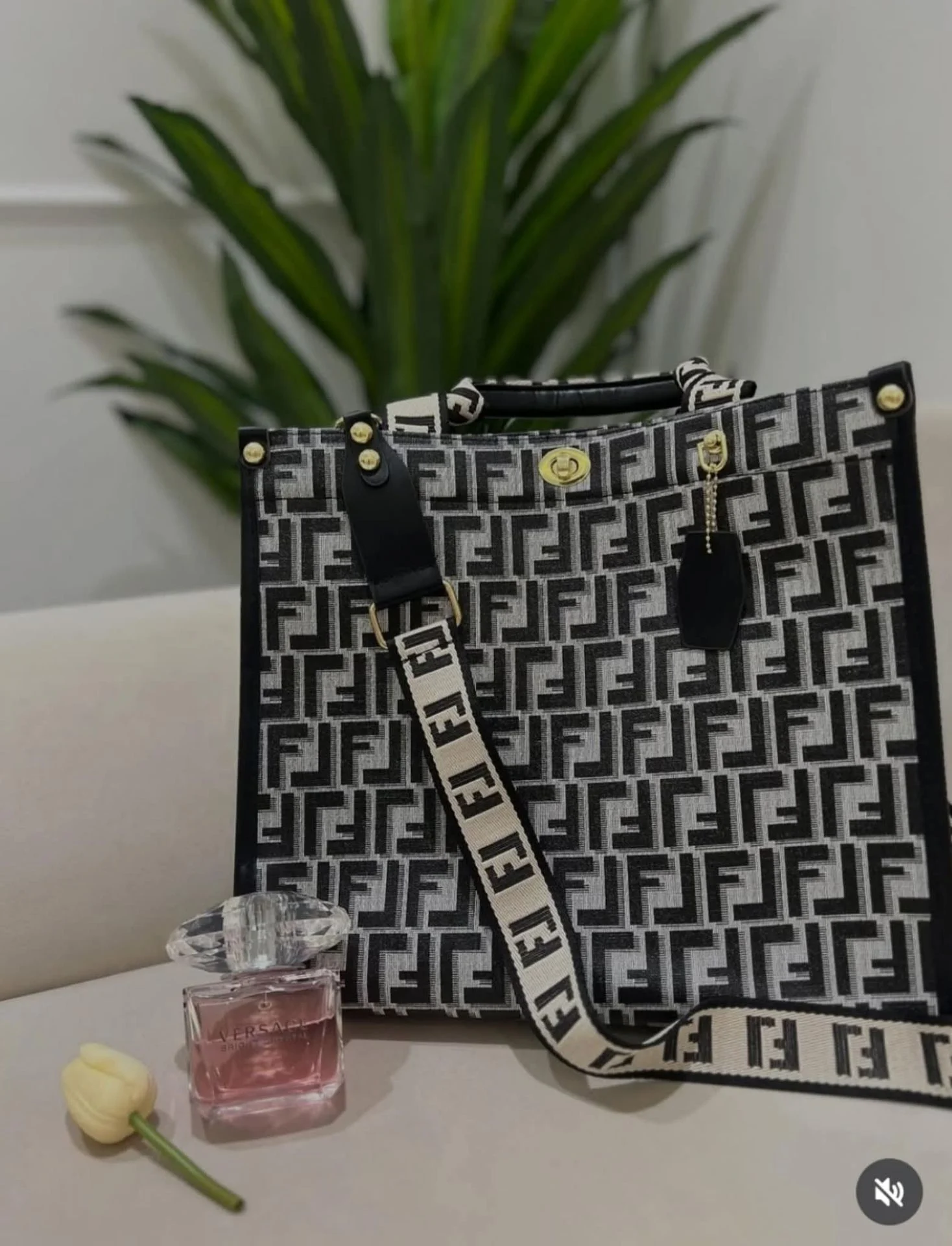 Large tote photo 3
