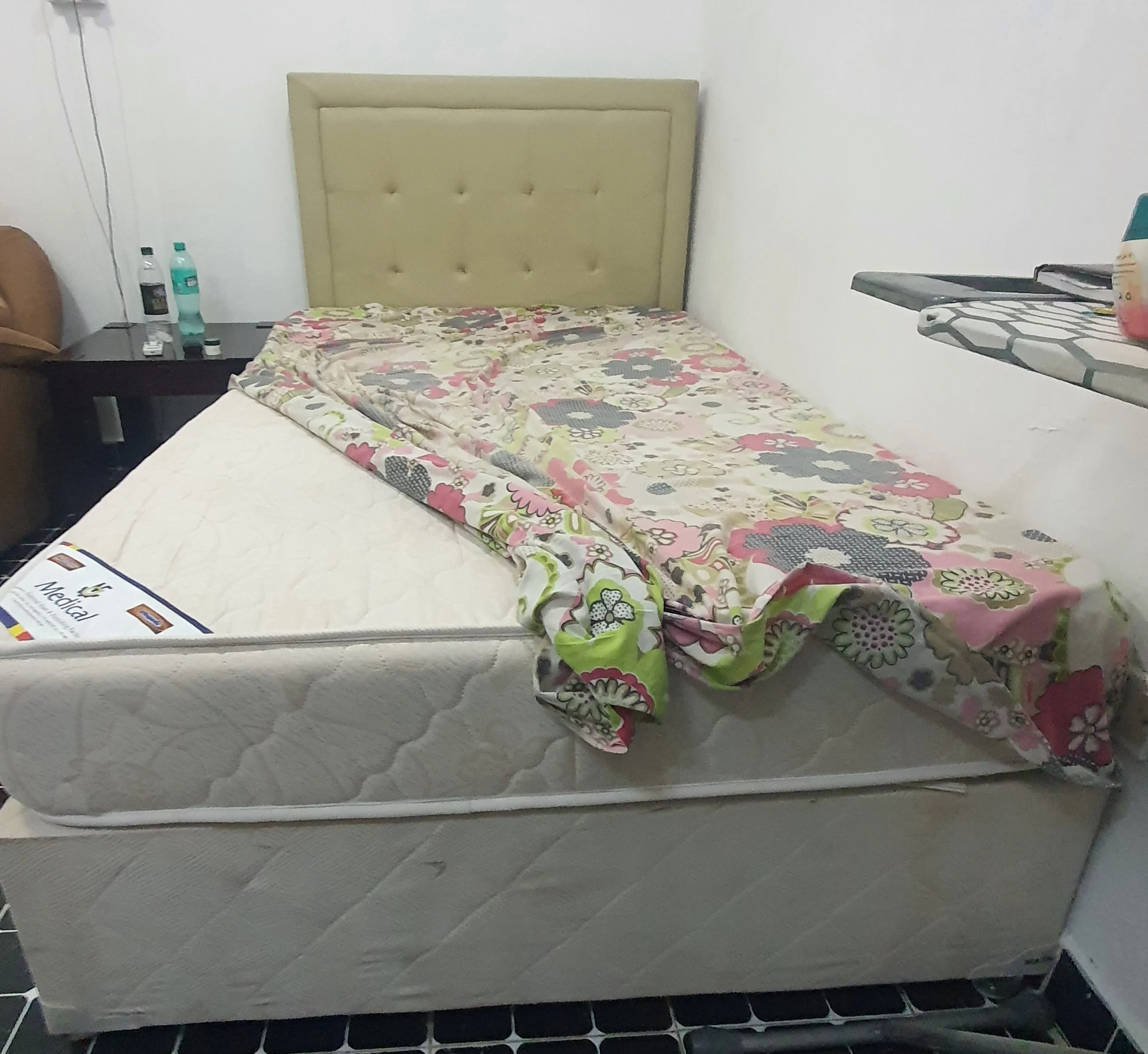 Great condition Bed and mattress photo 2