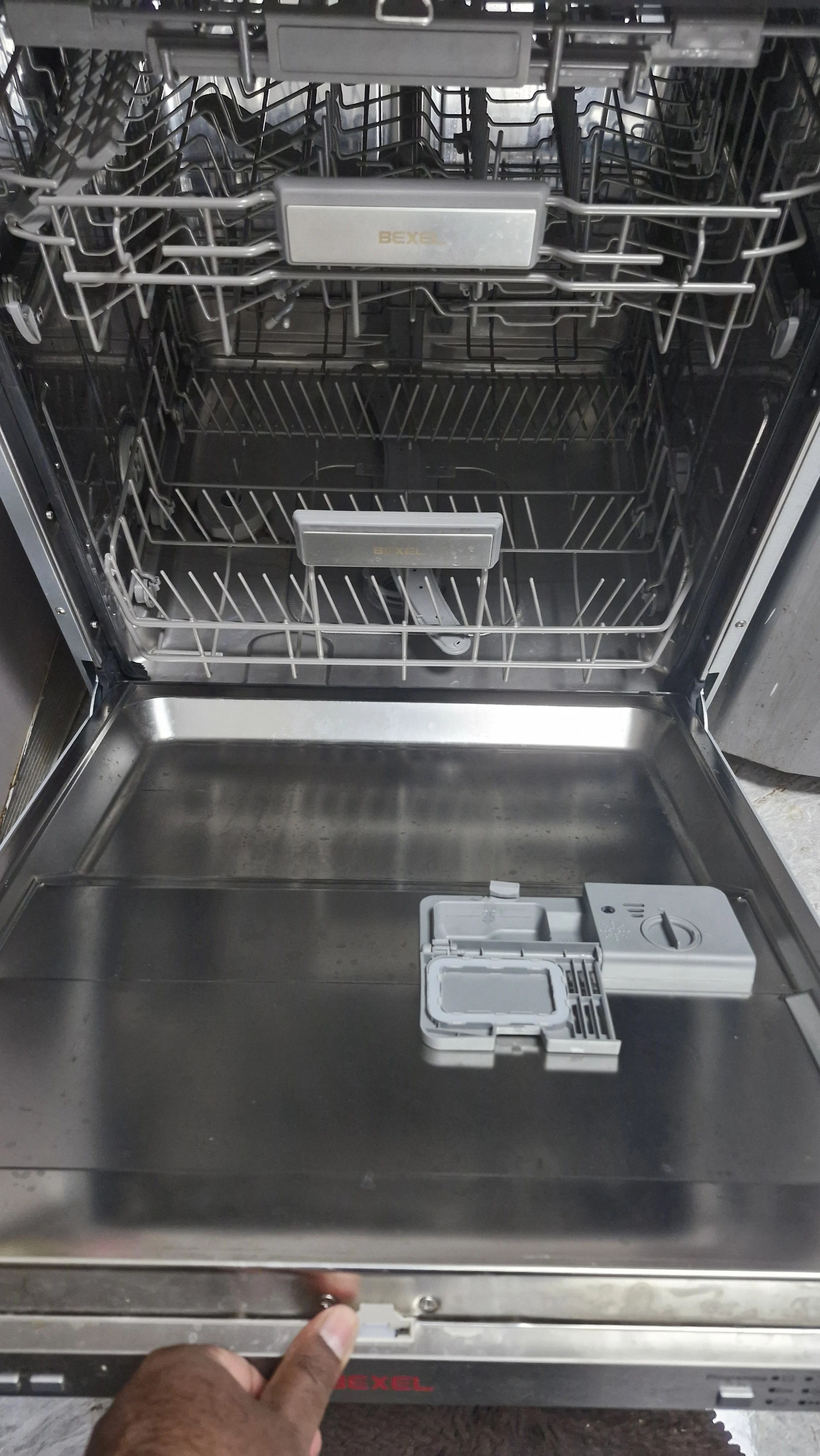 Dishwasher photo 2