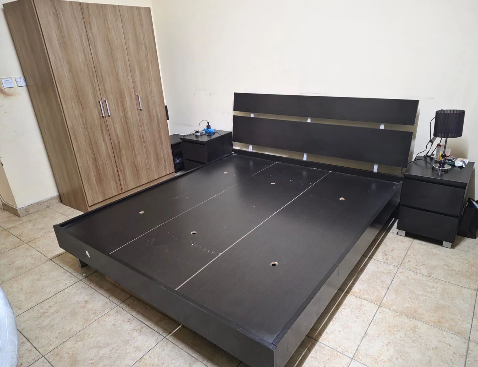 SOFE, TABLE, TV STAND, AC, TABLE, BED, MATTRESS, WARDROBE, SHOE RACK, photo 4