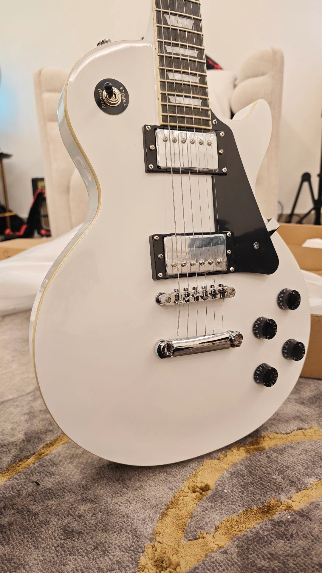 Beautiful LesPaul Clone Electric Guitar photo 2