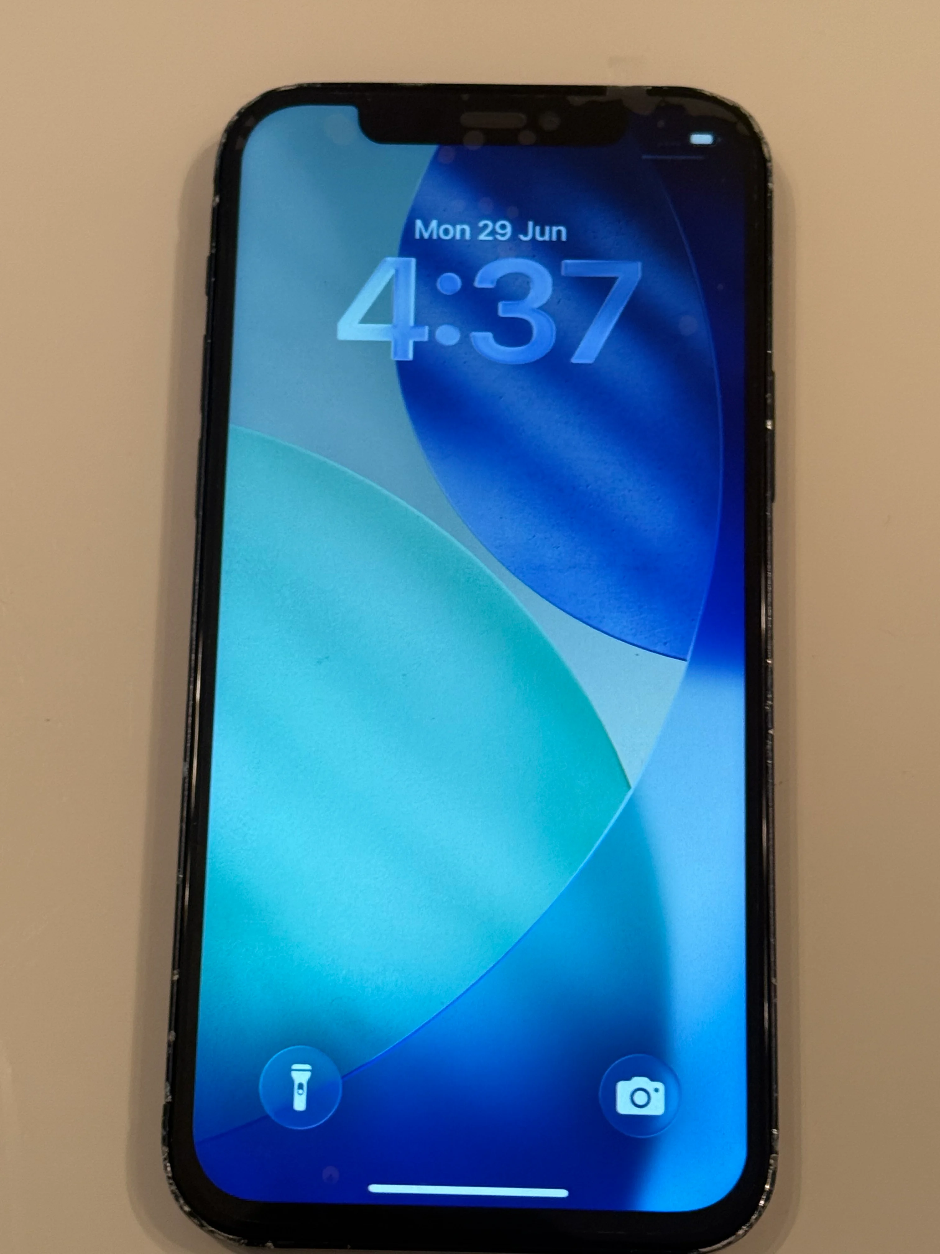 iPhone 12 photo 2