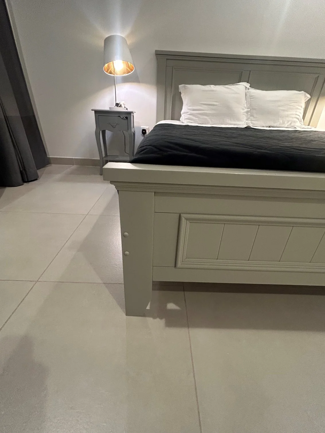 Queen size Bed with mattress photo 4
