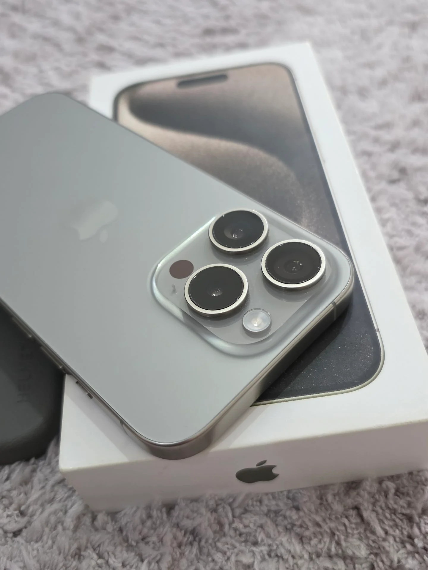 iPhone 15 Pro 128Gb Natural titanium photo 3