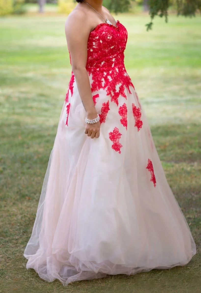 Red party photo 3