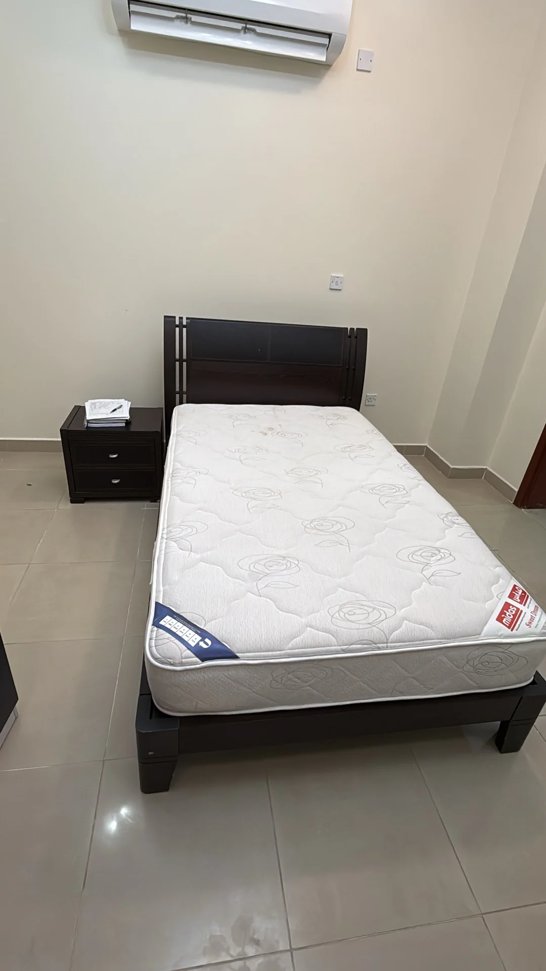 🛏️ Three Quater Bedroom Set – Bed, Mattress & Bedside Table photo 1
