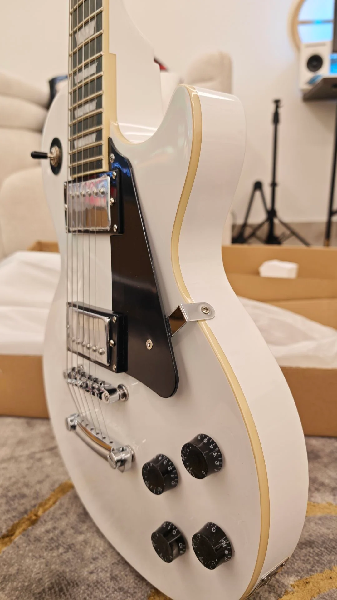 Beautiful LesPaul Clone Electric Guitar photo 5