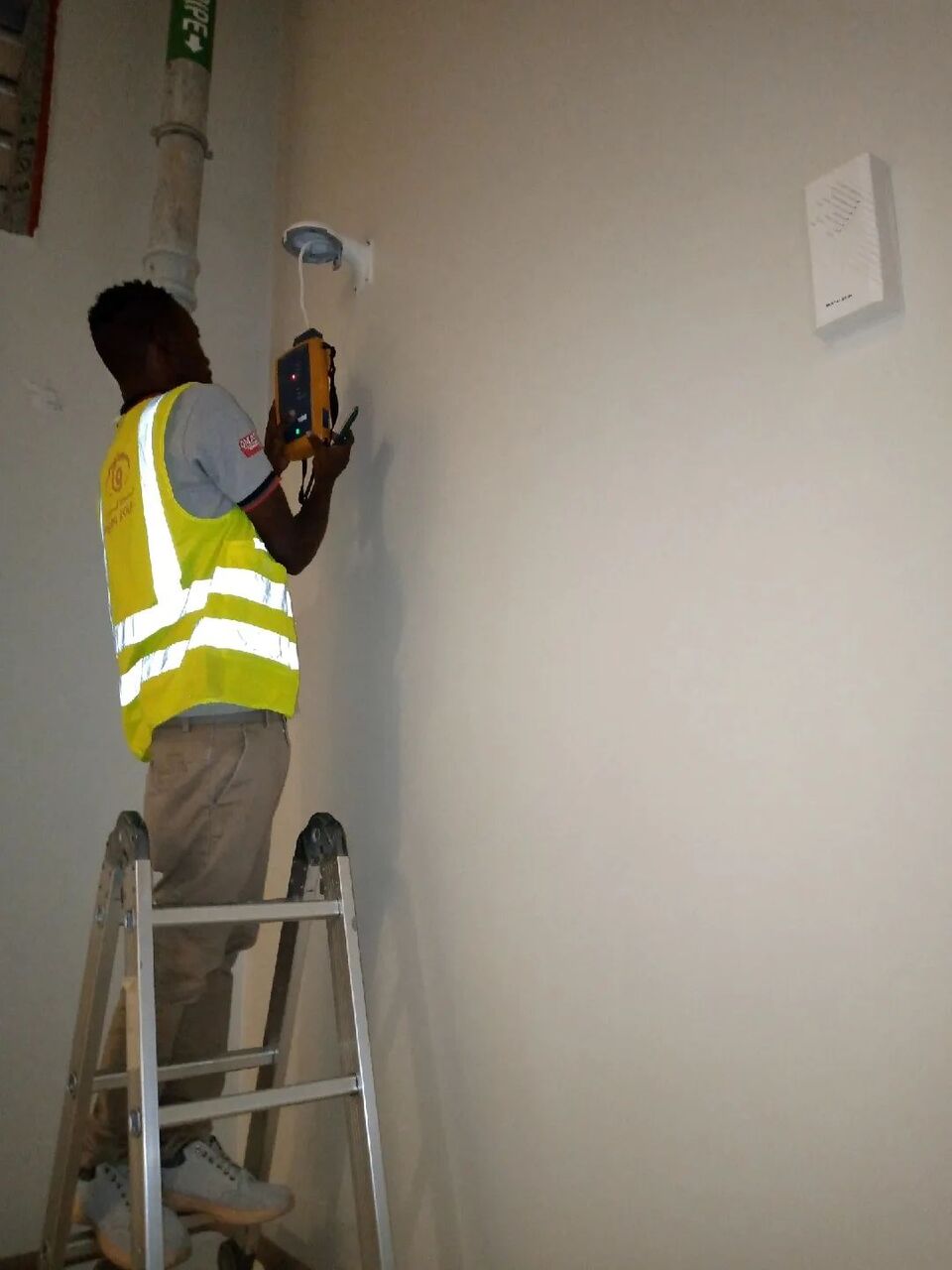 CCTV TECHNICIAN-ELV TECHNICIAN photo 4
