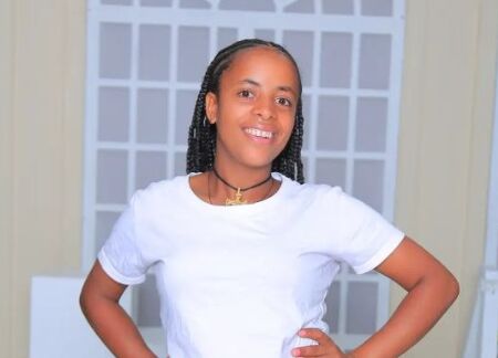Hard Working Age 21 Year Old Female Looking For Housemaid/nanny Job photo 2