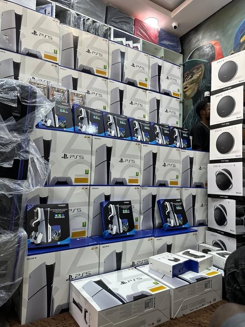 QAR 1000,  Sony PS5 Pro, Sony PS5 Slim, Nintendo Switch 2, Xbox Series X, Steam Deck 512GB, IPhone, photo 2